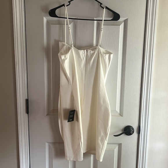 NWT Lulu’s Drinks On Me White Sleeveless Pleated Bodycon Dress - Picture 10 of 10